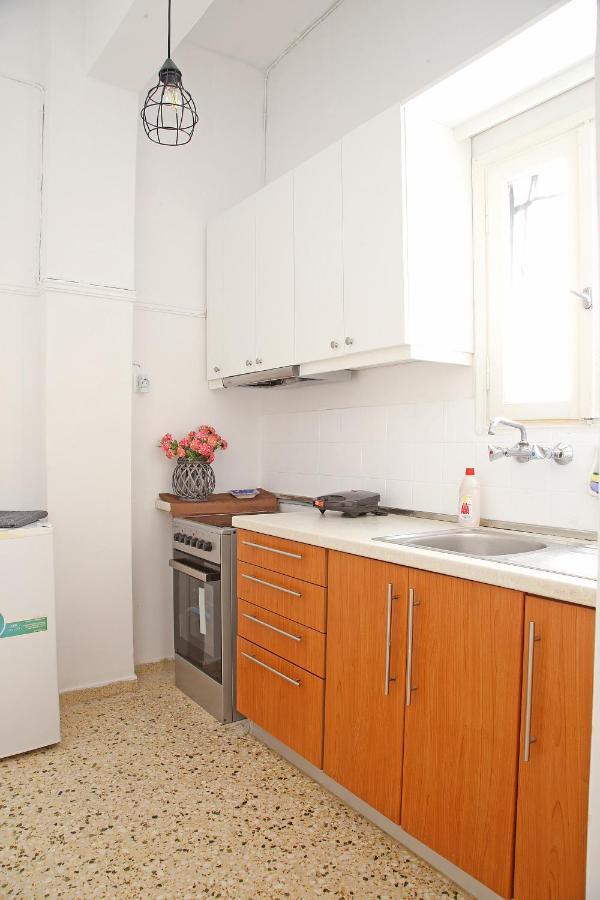Renata Room By The Sea Near Airport Артемида Екстериор снимка